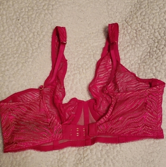 NWT Body by Victoria's Secret zebra print plunge bra. - Picture 9 of 9